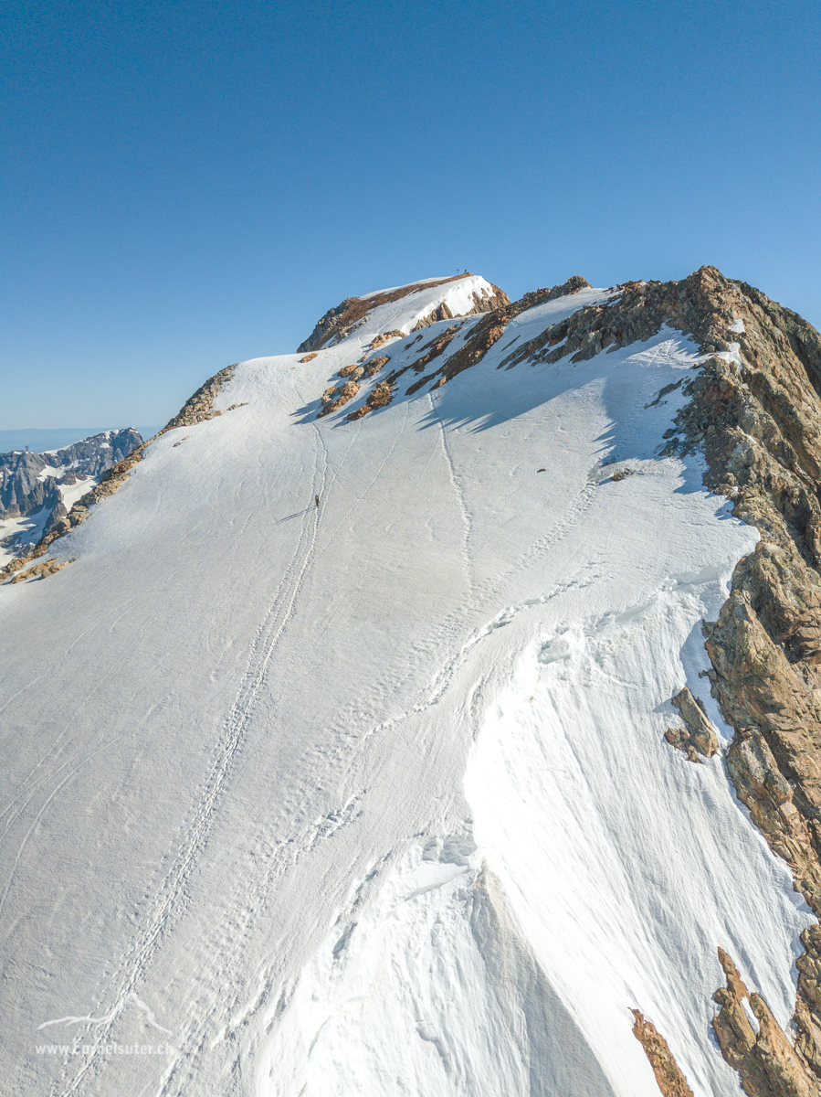Bergsteiger unterwegs am Sustenhorn.
