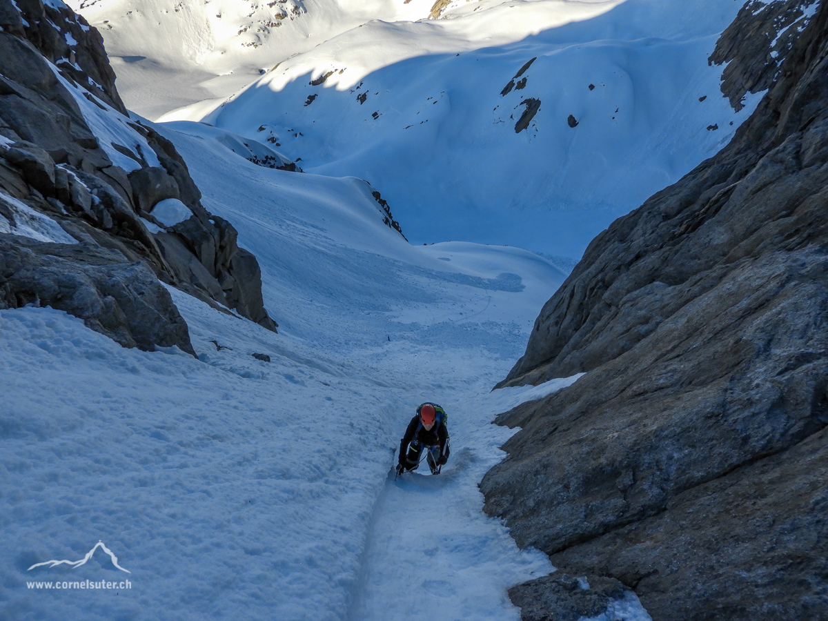 Beim Aufstieg im Südwest Couloir.