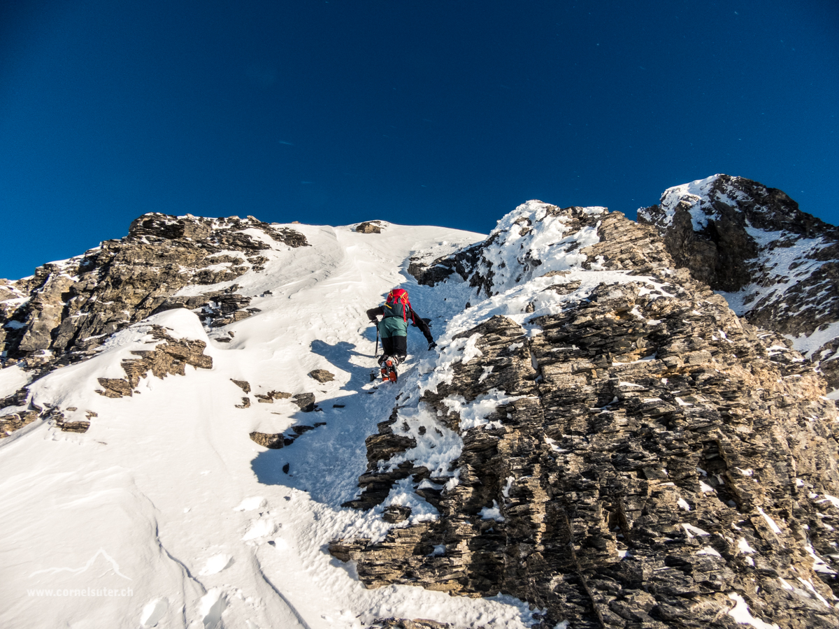 Severin erreicht als erster im 2019 das Wintertürmli 3003m!!