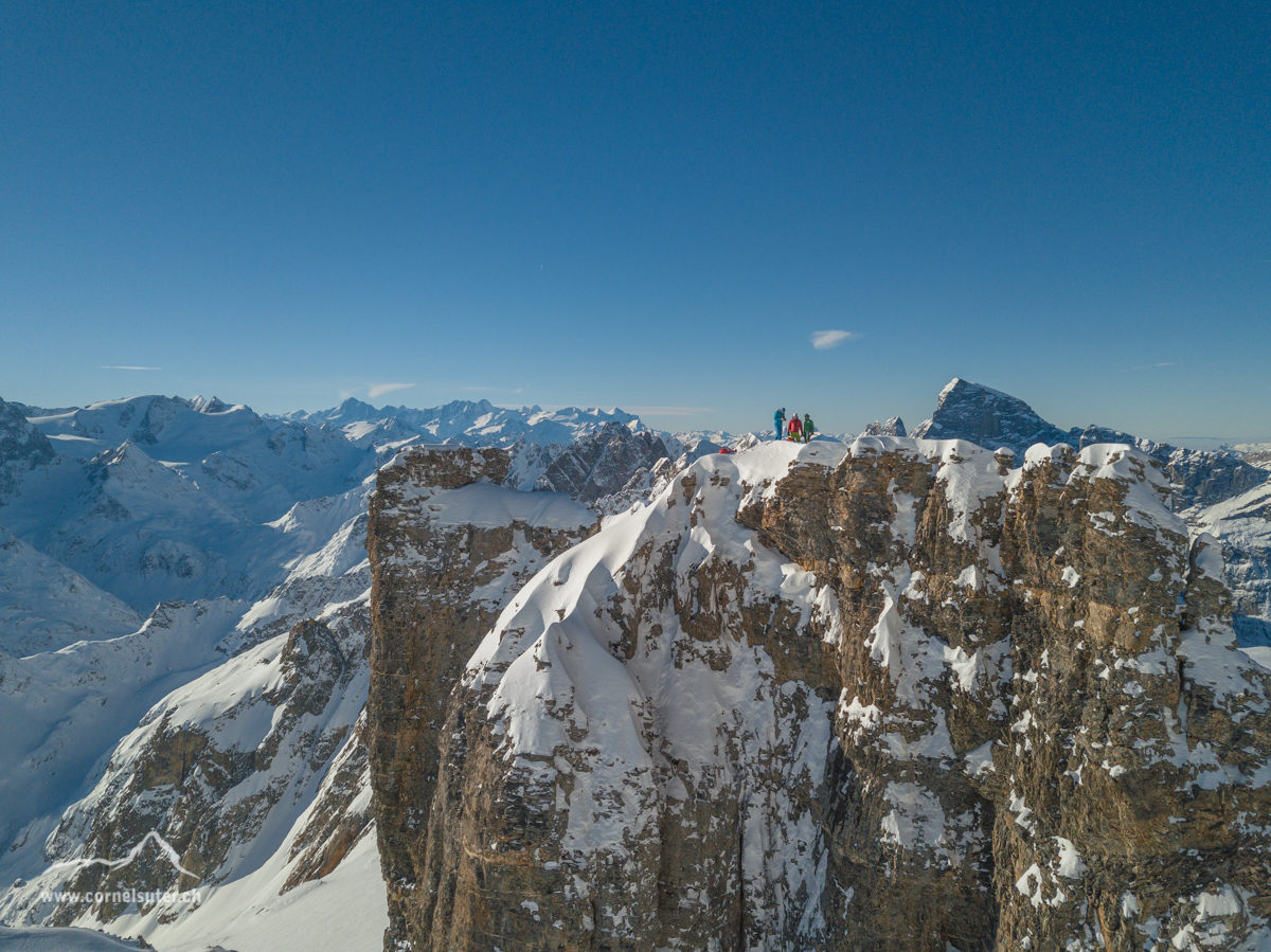 Es folgen ein paar Eindrückliche Flugbilder des Wintertürmli 3003m.