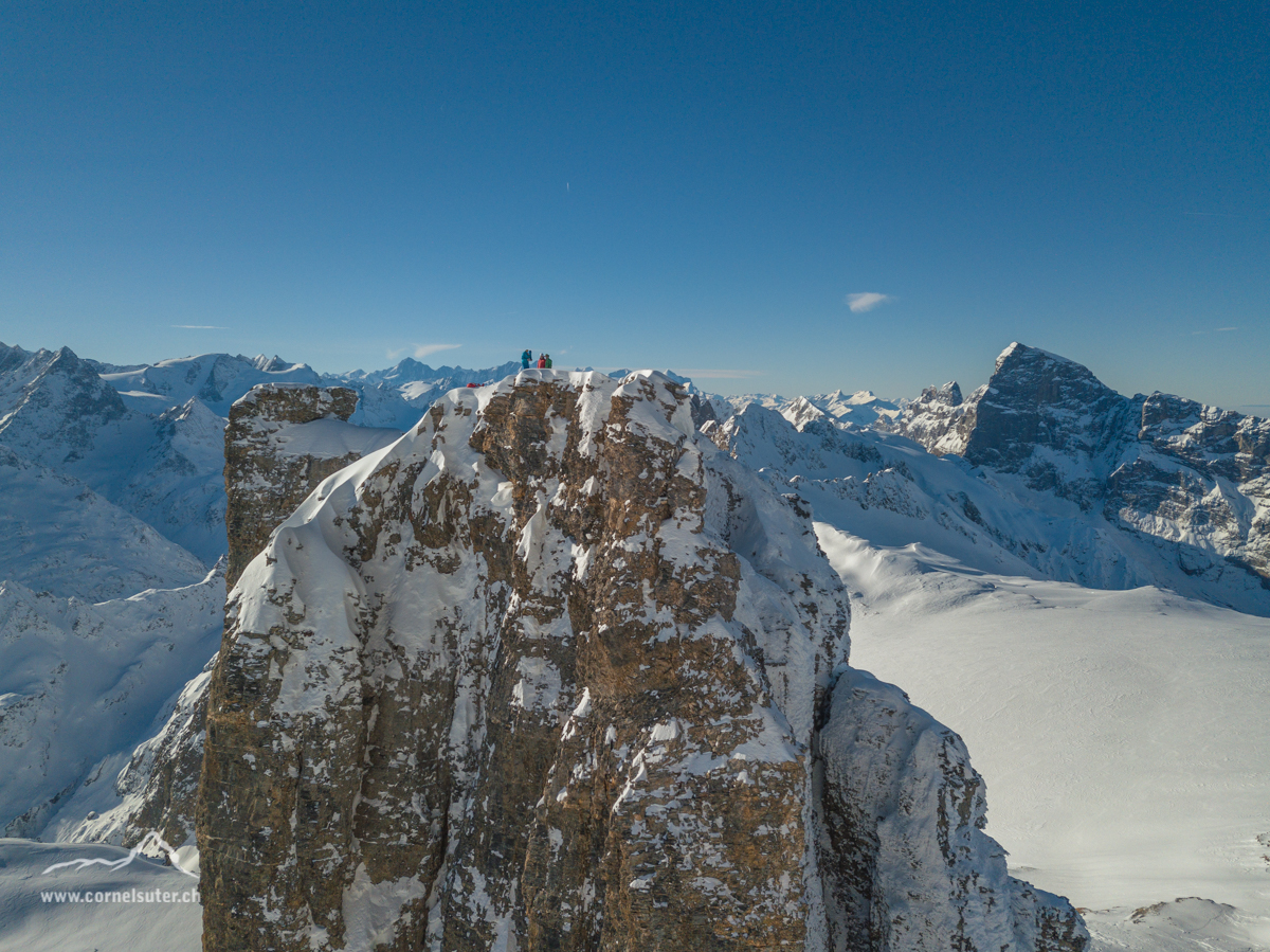 Wintertürmli mit dem Titlis rechts