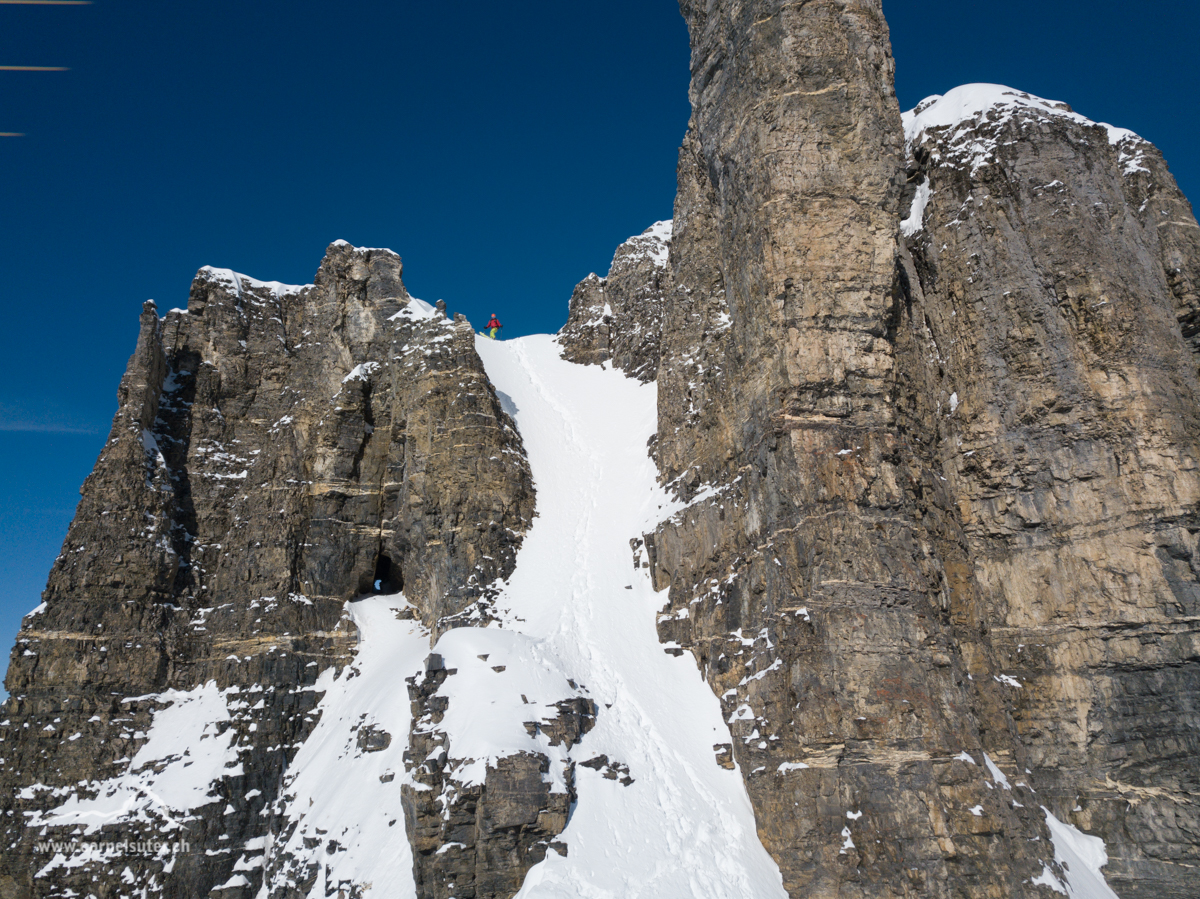 Cyrill hat das Couloir mit Ski gefahren!!