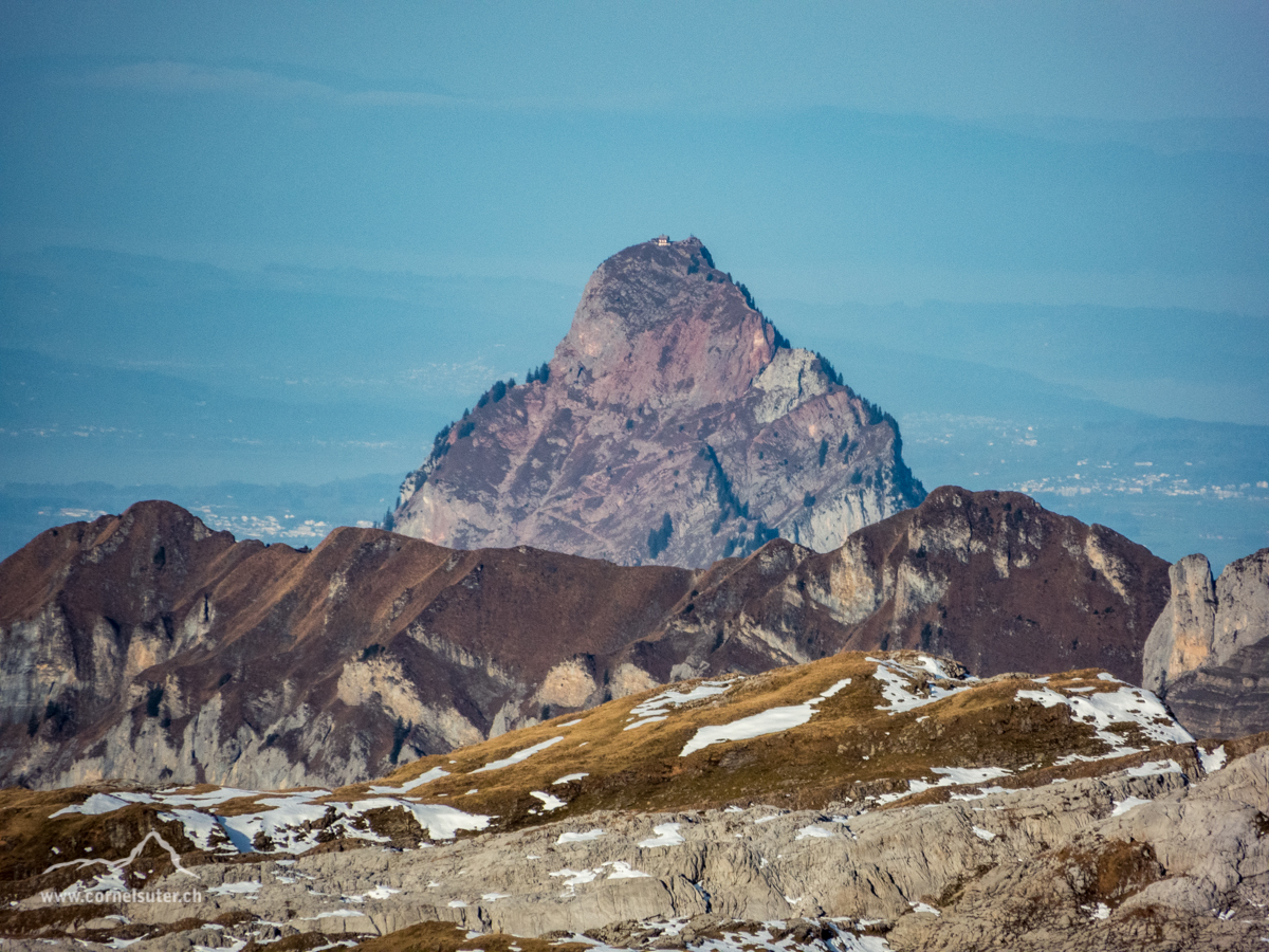 Beim Auffstieg Sicht hinaus zum Gross Mythen,