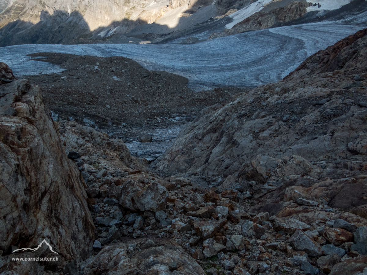 Abstieg zum Wendengletscher,  teils brüchig.