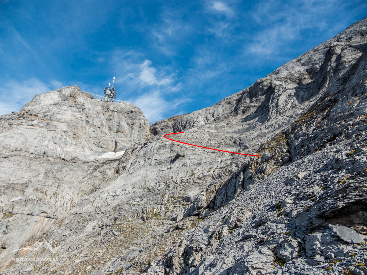 Einige höhenmeter weiter oben die Route, dort ist der Fels wieder fester.