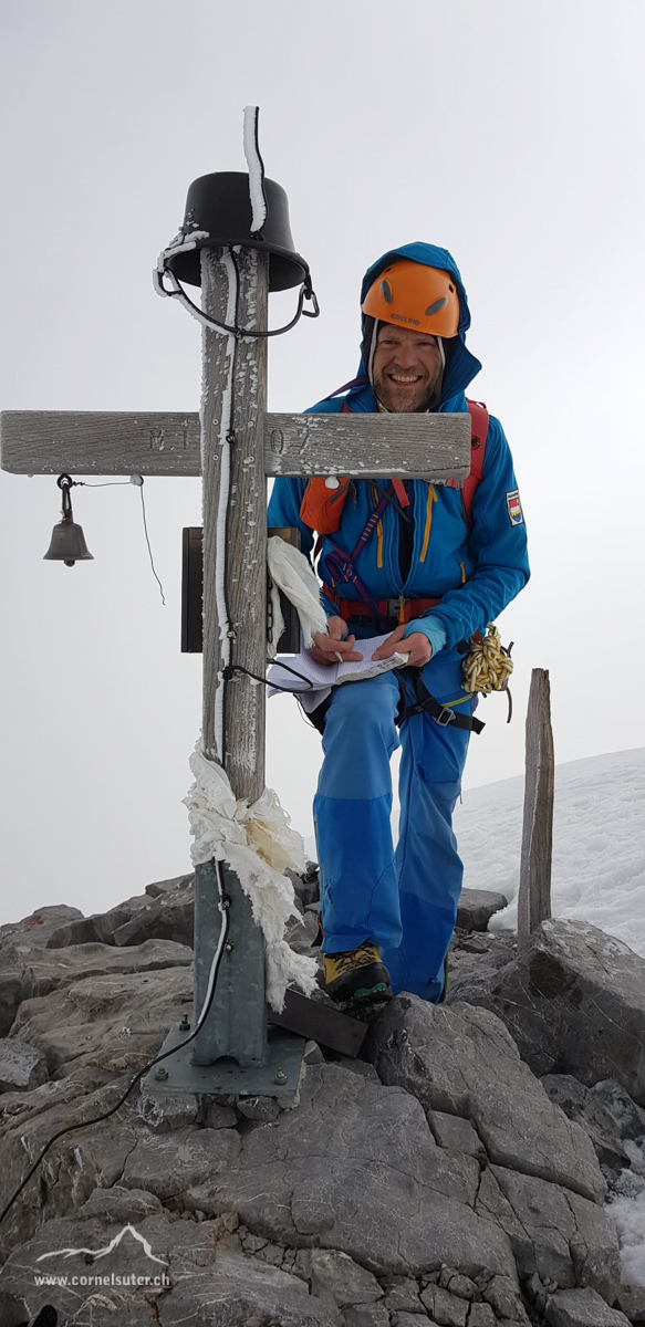 Gipfelbuch Eintrag auf dem Vrenelisgärtli 2905m.