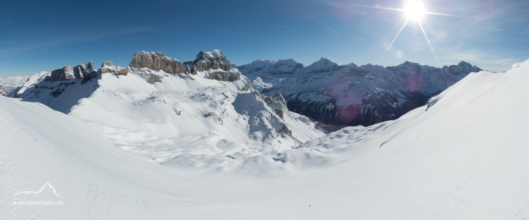 Panobild auf dem Höch Pfaffen, sicht zur Schächentaler Windgällen, Schärhorn, Schächental usw.