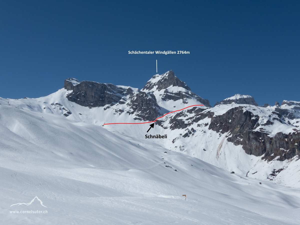 Letzte Sicht zurück, abfahrt möglichst hoch bleiben, so kommt man relativ mit wenig Stock einsatz hinüber zur Ruosalper Chulm Route.
