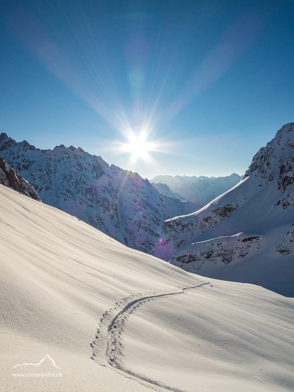 Das sind Skitouren Tage, Tage wie diese. Wir spuren die gesamte Route, als erste im Gebiet.