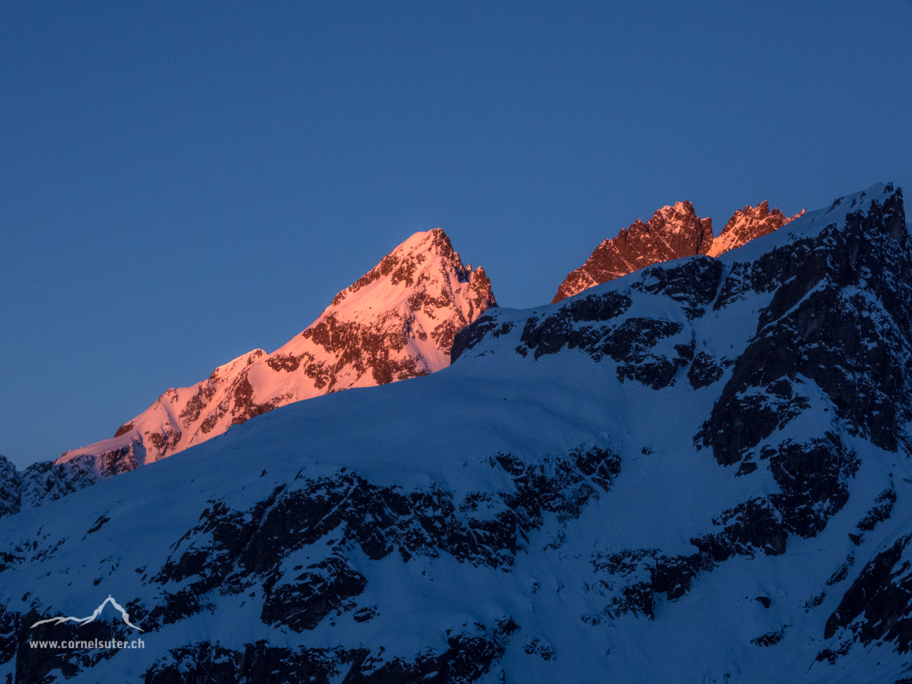Auch der Murmelsplanggstock ist bereits in der Morgensonne