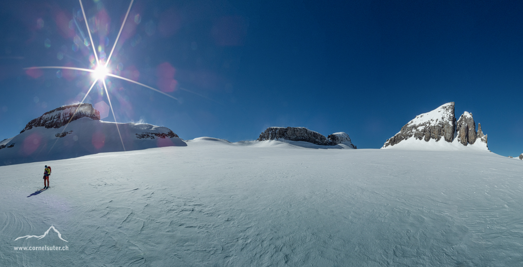 Endlose weiten auf dem Glattfirn, rechts der Gross Spannort,  nach links der Chli Spannort, Glatt Stock, Zwächten.
