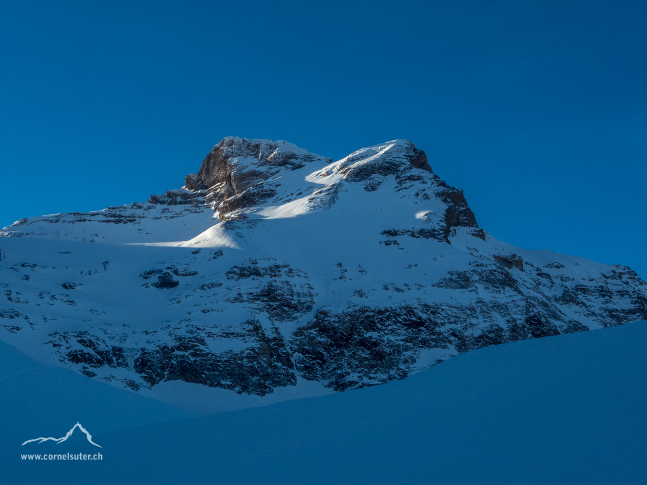 Und hier ist es das Gross Schärhorn 3296m.
