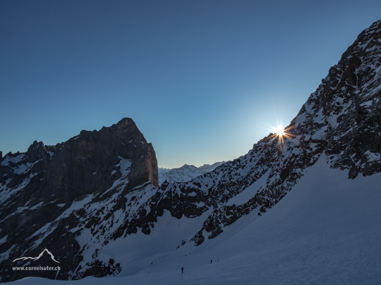 Die Sonne etwas oberhalb des Ürbachsattel