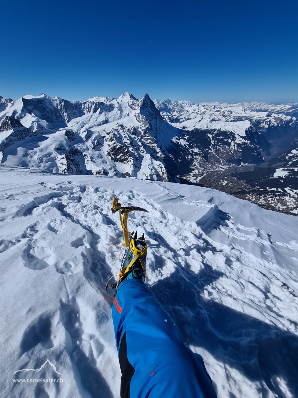 Tiefblick nach Grindelwald, zum Eiger, Mönch usw....