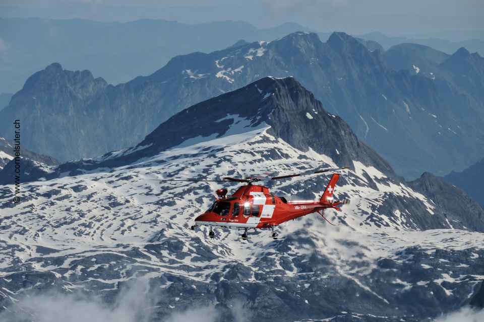 Sicht vom Clariden 3267m, REGA im Hintergrund der Pfannenstock 2572m.